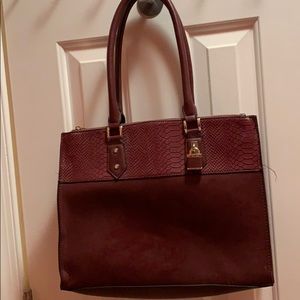 Missiomo Burgandy Bag
